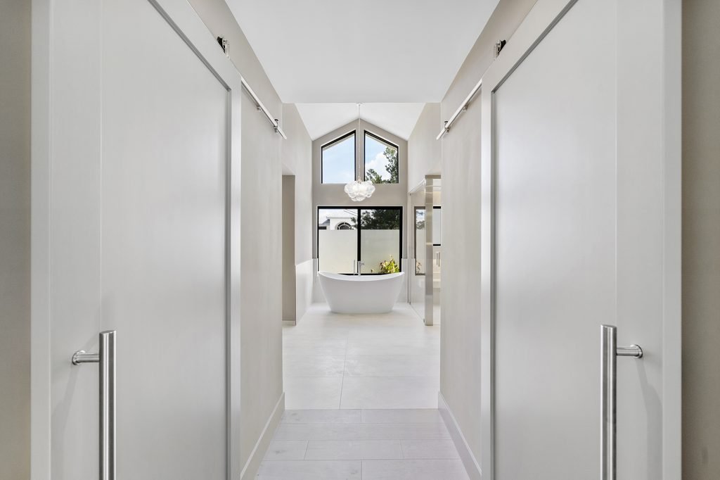 ID4-028-Master-Bath-Entry-1-1024x682